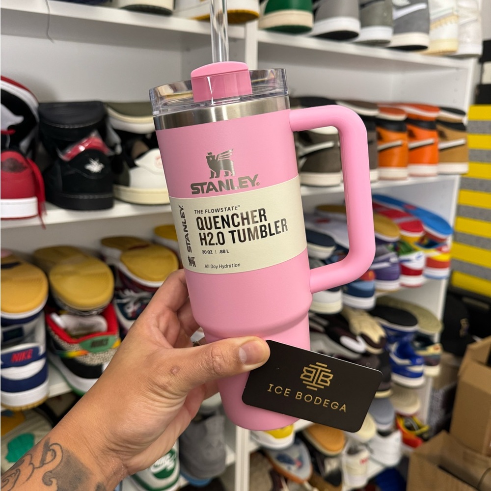 BRAND NEW Stanley “Sizzling Pink” 30 oz Tumbler H2.0